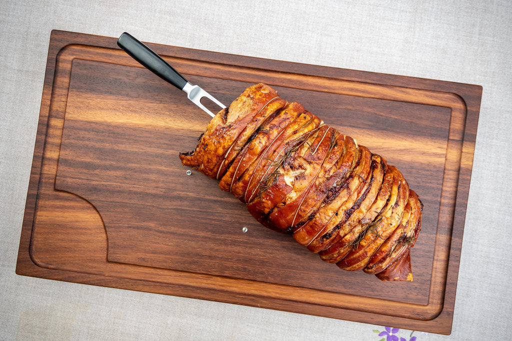 carving board with spikes