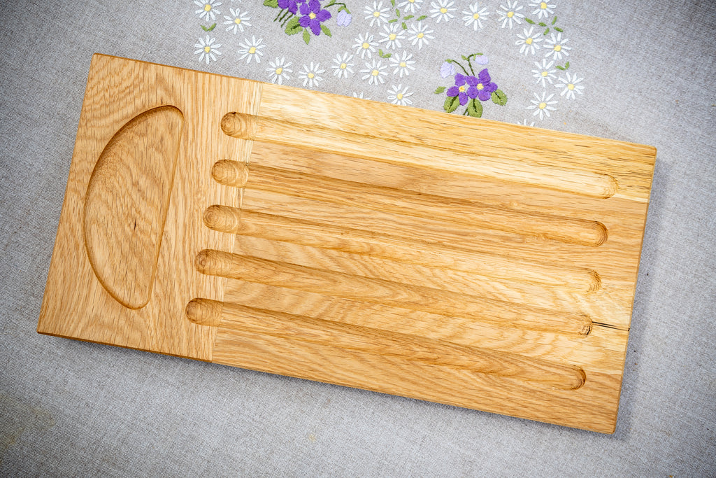 oak bread board, wooden bread board