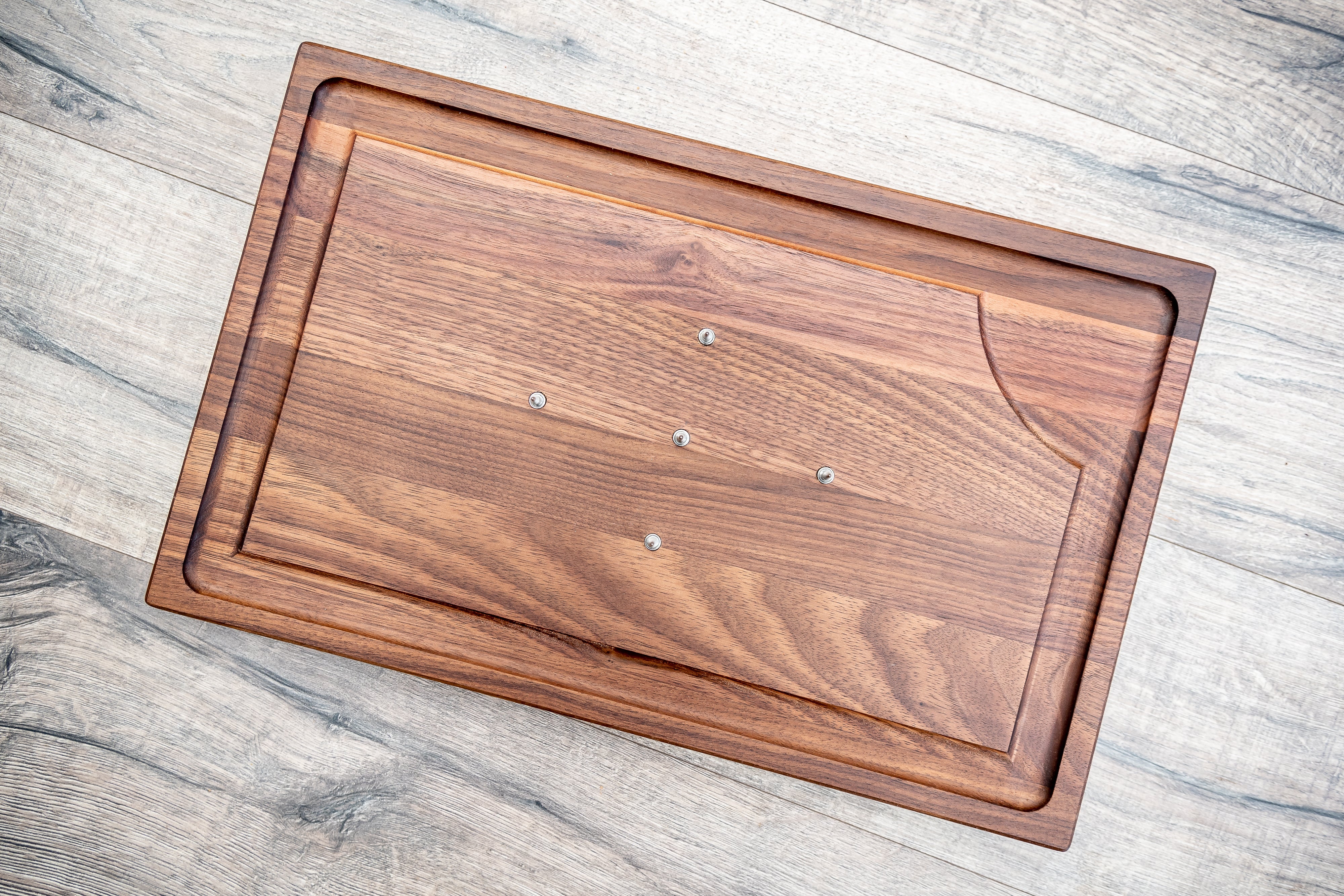 Wooden carving board with spikes store
